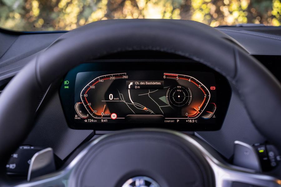 Панель приборов BMW 120d M Sport xDrive (F40) 2019 года  (WW) (фото 37 из 40)